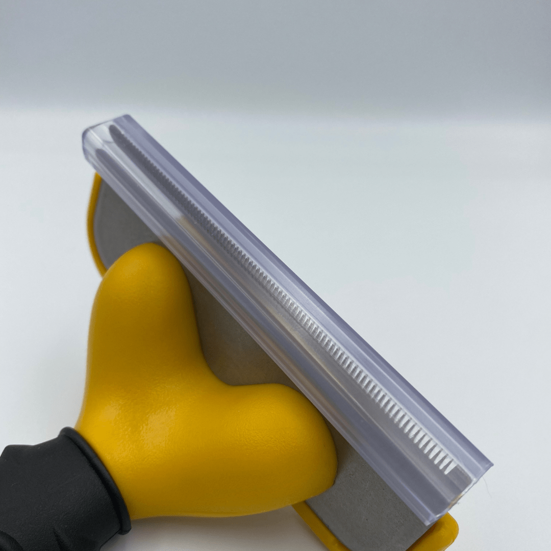 Furminatoriaus tipo šukos augintiniams