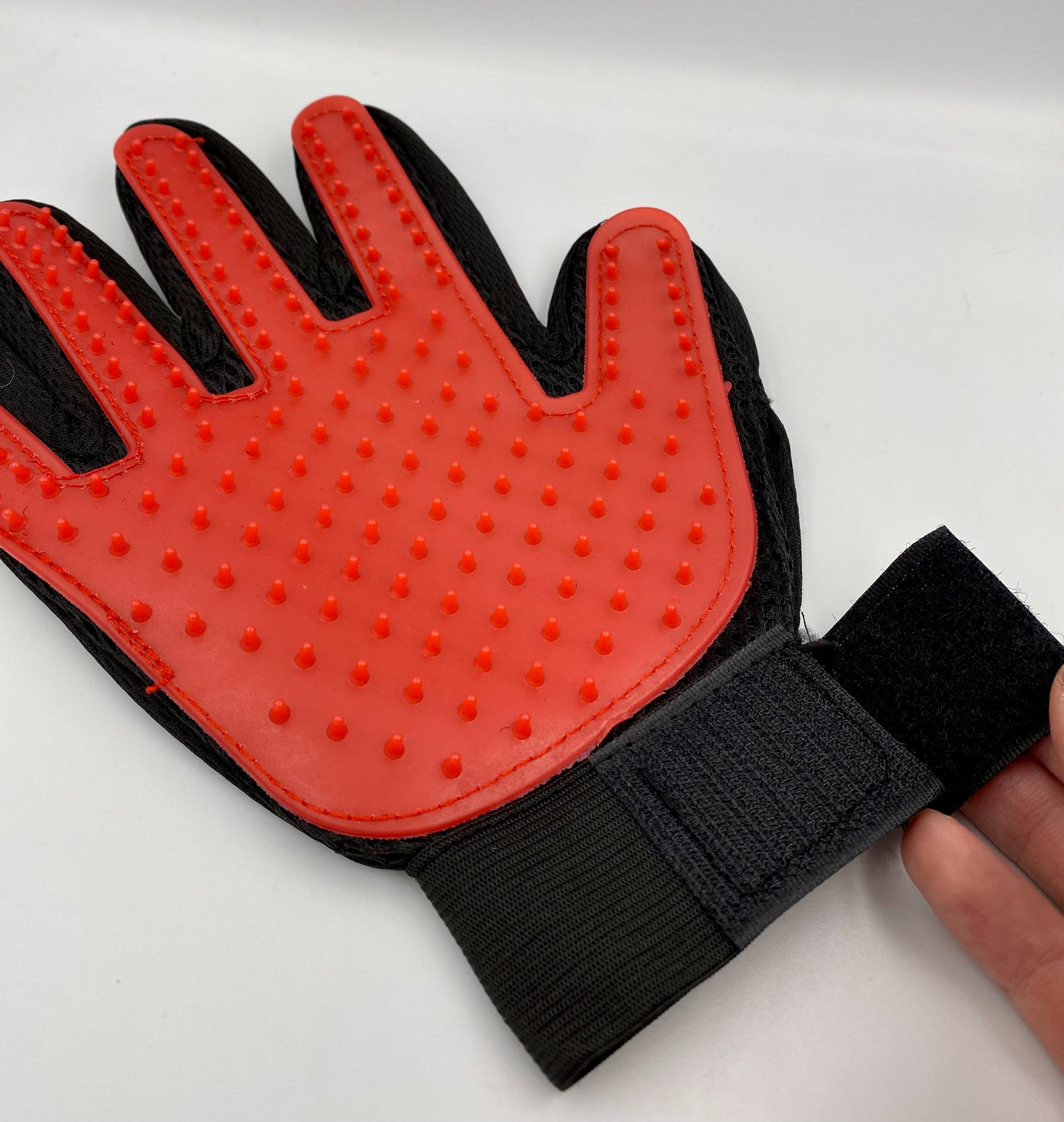 augintiniu sukavimo pirstine