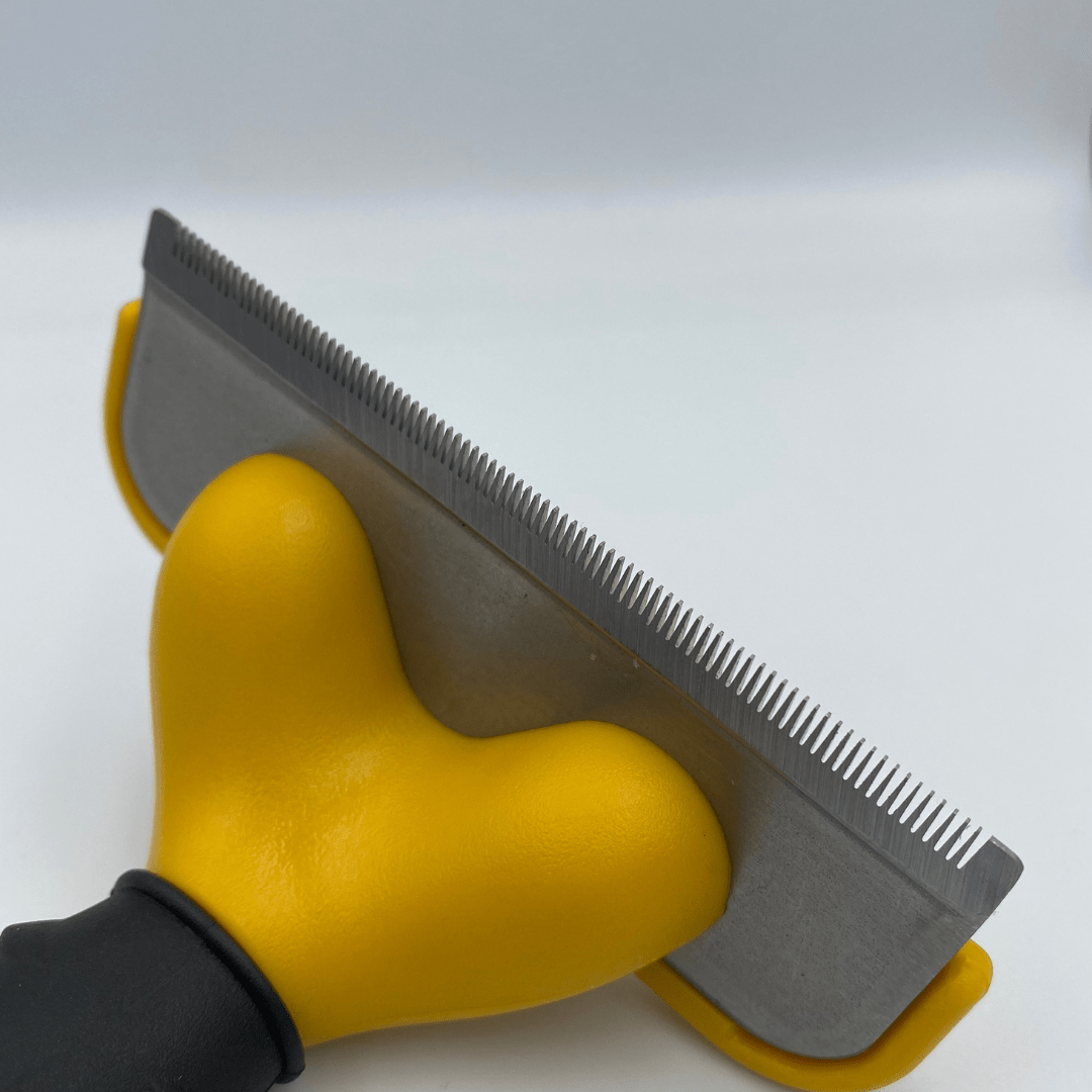 Furminatoriaus tipo šukos augintiniams