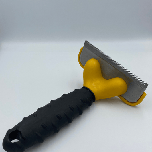 Furminatoriaus tipo šukos augintiniams