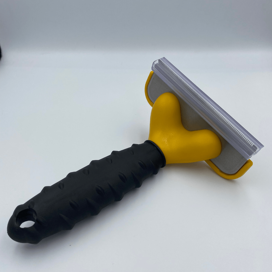 Furminatoriaus tipo šukos augintiniams