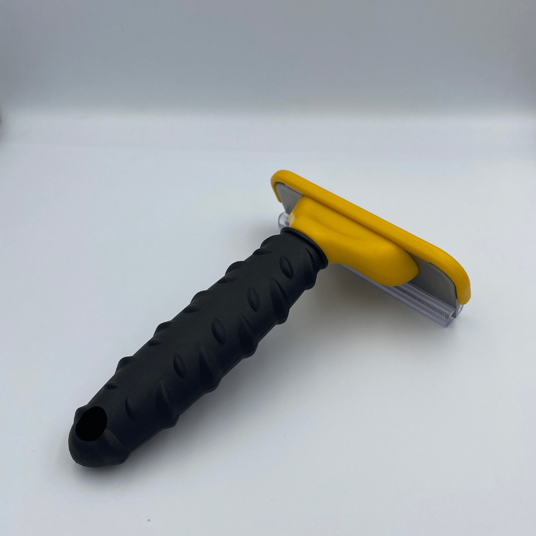 Furminatoriaus tipo šukos augintiniams